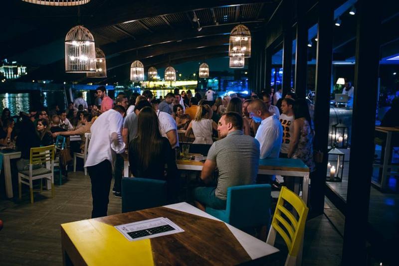 Idealno mesto za ljubitelje elektronske muzike - Splav Klub Dragstor Play