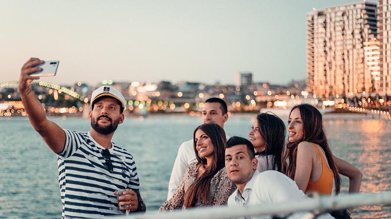 Sunset Cocktail Cruise – magično koktel krstarenje beogradskim rekama