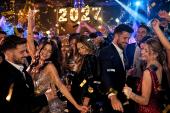 Doček Nove godine 2027 sa prijateljima: kako izabrati mesto koje će odgovarati celoj ekipi?