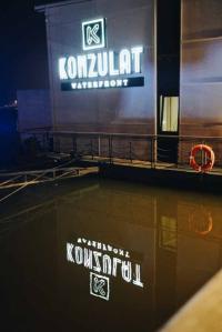 splav konzulat waterfront nova godina