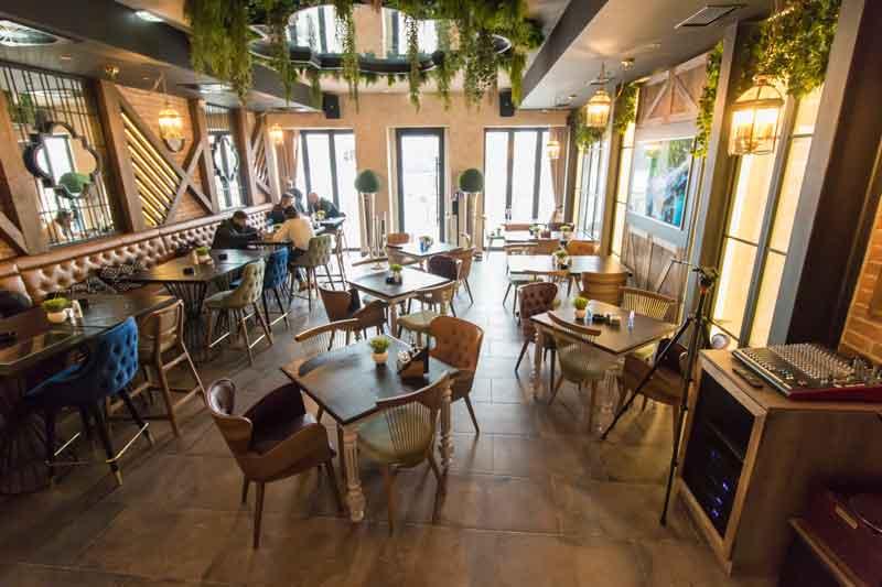restoran nebo i zemlja nova godina