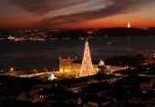 nova godina lisabon slike doček na trgu 2024